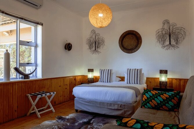 2 Day Inverdoorn Luxury Safari - Inverdoorn lodge comfort: standard rooms, big views, warm evenings