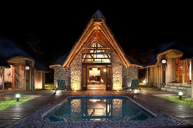 3 Day 4 Star Pilanesberg Safari - Day 1: air-conditioned morning drive, lodge lunch, and open 4x4 afternoon