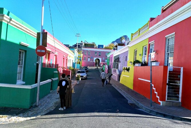 African Penguins (Boulders Beach) Half Day tour from Cape Town - The Bo-Kaap stop: 20 minutes in the Malay Quarter