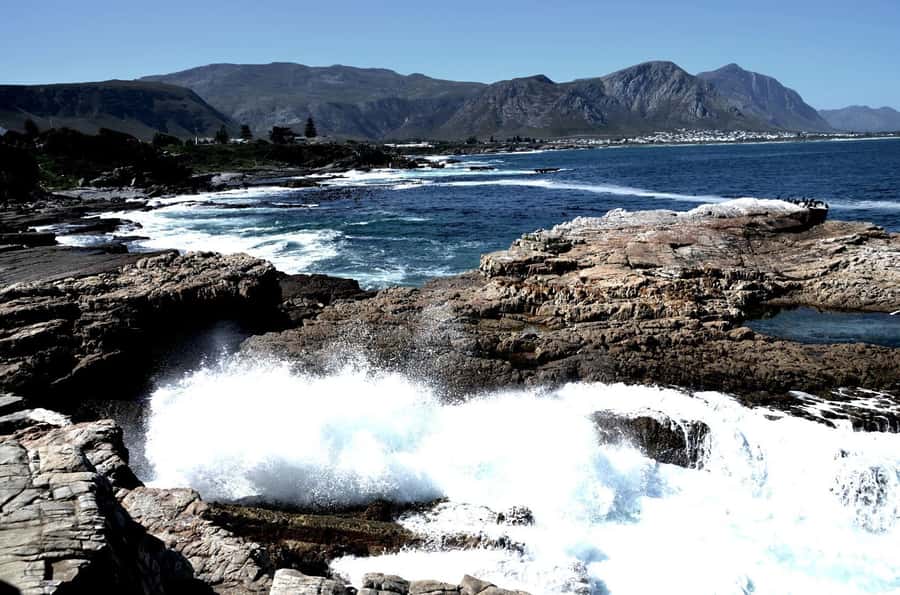 Cape Agulhas Tour from Cape Town - Sir Lowry’s Pass: photo stop over the Cape folds