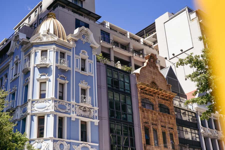 Cape Town: Art, Culture & History Walking Tour - Slave Lodge and Parliament area: where colonial history shows up in public space