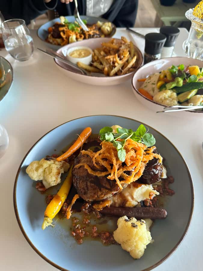 Cape Town: Cape of Good Hope & Penguins Full-Day Guided Tour - Hout Bay Harbour: seals, markets, and a real seaside break