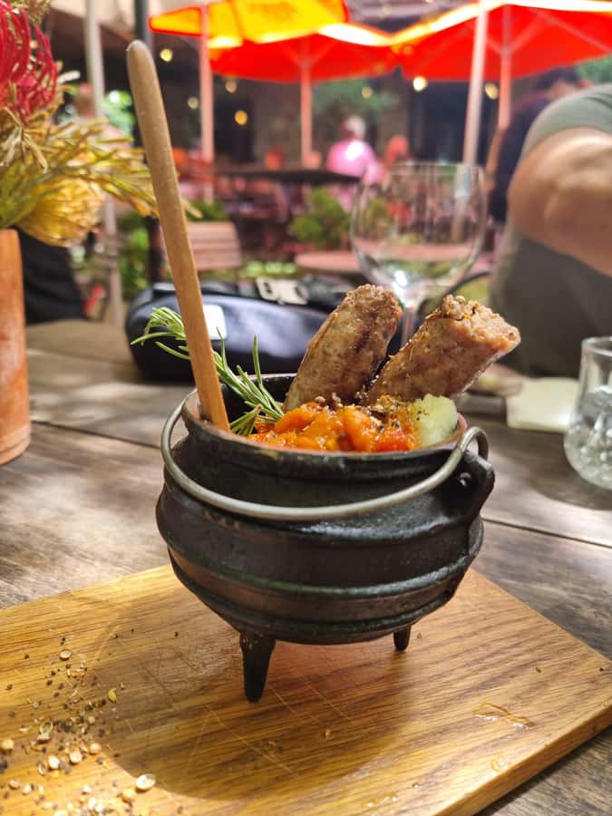 Cape Town: Culinary Walking Tour with Food Tastings - City Bowl for about 3 hours: a long stretch where food tells the story