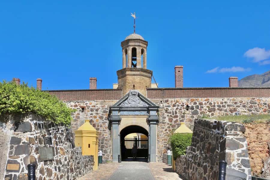 Cape Town: Guided Half-Day City Tour with Table Mountain - Signal Hill to Camps Bay and Clifton, the views part that makes it memorable