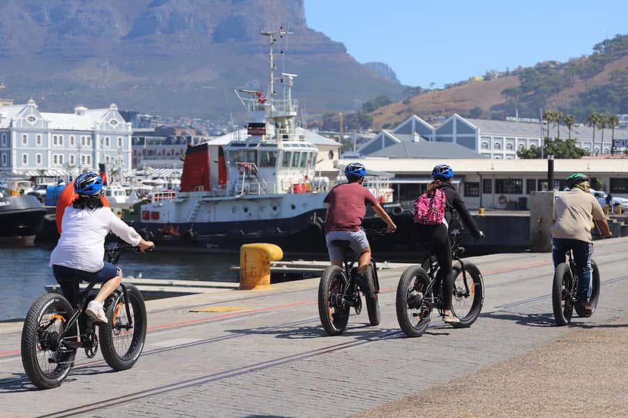 Cape Town: Half-Day e-Bike City Tour - Greenpoint Gardens: the Stadium view that ties the city together