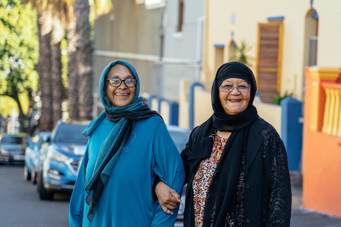 Cape Town Highlights & Hidden Gems Including Tickets and Snack - Bo-Kaap on foot: color, a park break, and a local snack