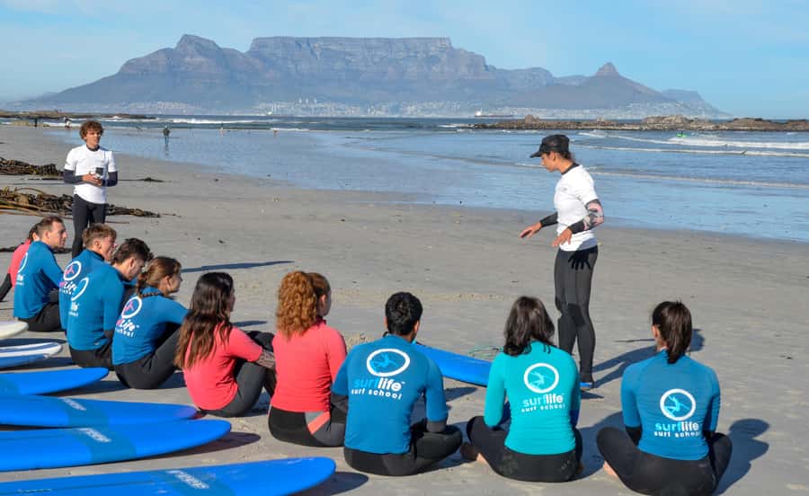 Cape Town:Learn to surf with the best view of Table Mountain - The pop-up technique: the skill that turns paddling into actual rides