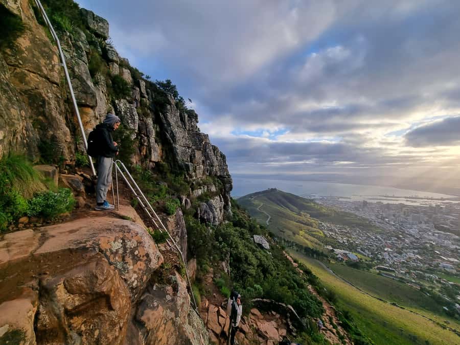 Cape Town: Lion's Head Sunrise or Sunset Guided Hike - Sunrise vs sunset: what changes and what stays the same