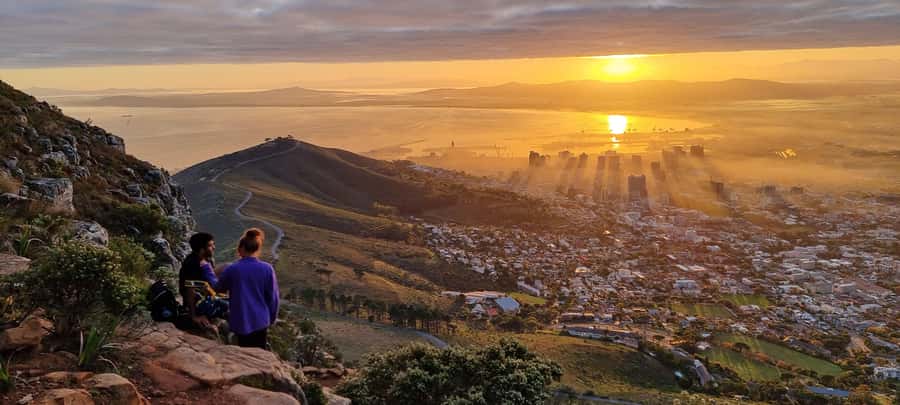 Cape Town: Lion's Head Sunrise or Sunset Guided Hike - Gear, clothing, and the small choices that prevent discomfort