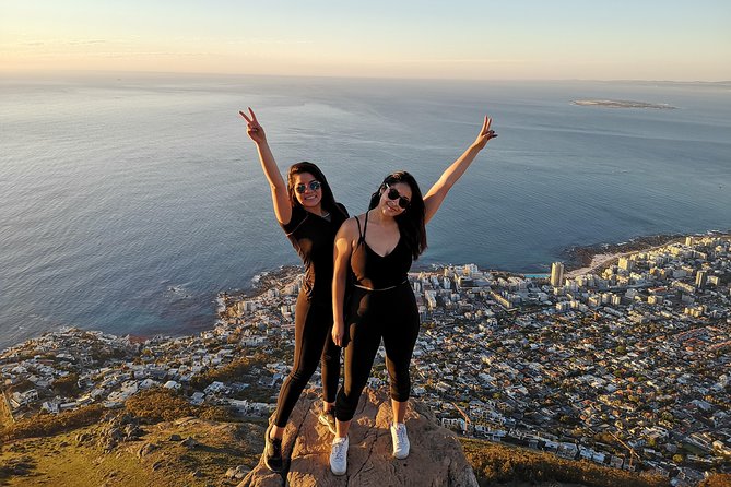 Cape Town: Lion's Head Sunset Hike - The views you get: Cape Town, Table Mountain, Twelve Apostles, ocean