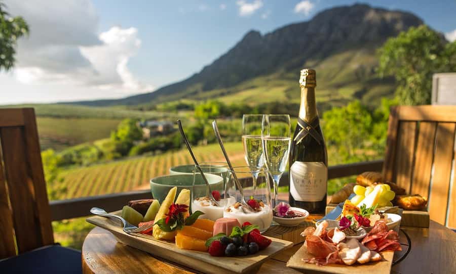 Cape Town: Paarl, Stellenbosch and Franschhoek Wine Tour - Cape Town pickup and the drive into Stellenbosch