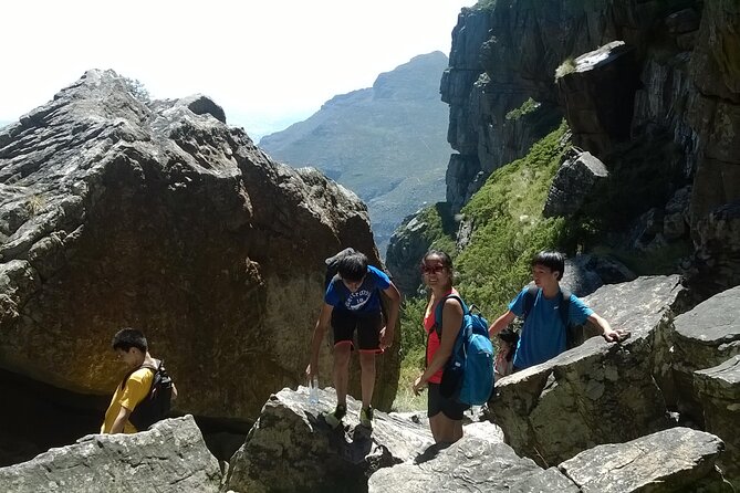 Cape Town: Platteklip Gorge Half-Day Hike on Table Mountain - Water, snack, and why included basics matter