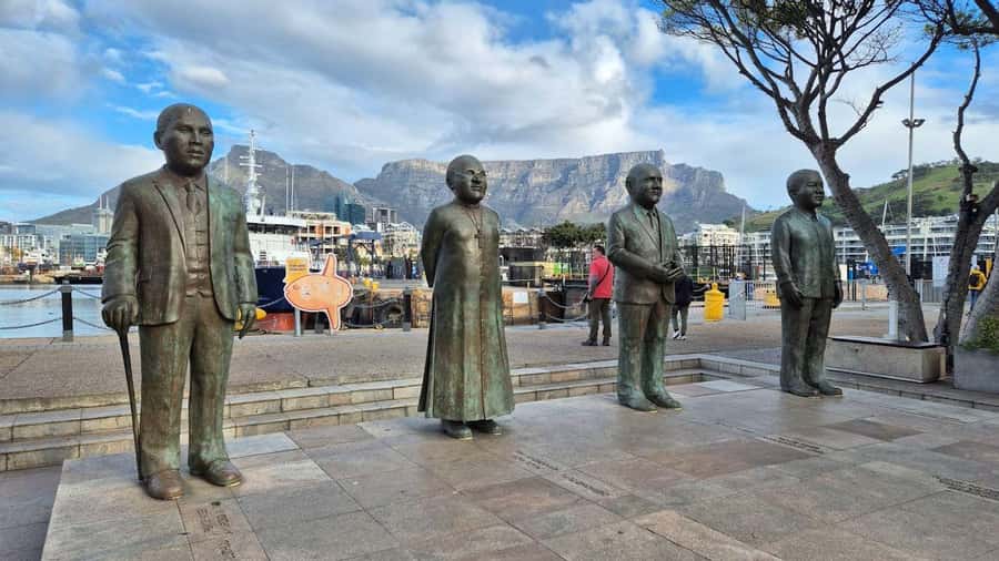 Cape Town: Private Walking Tour with a Local - What you might see, from photo stops to street culture and personal stories