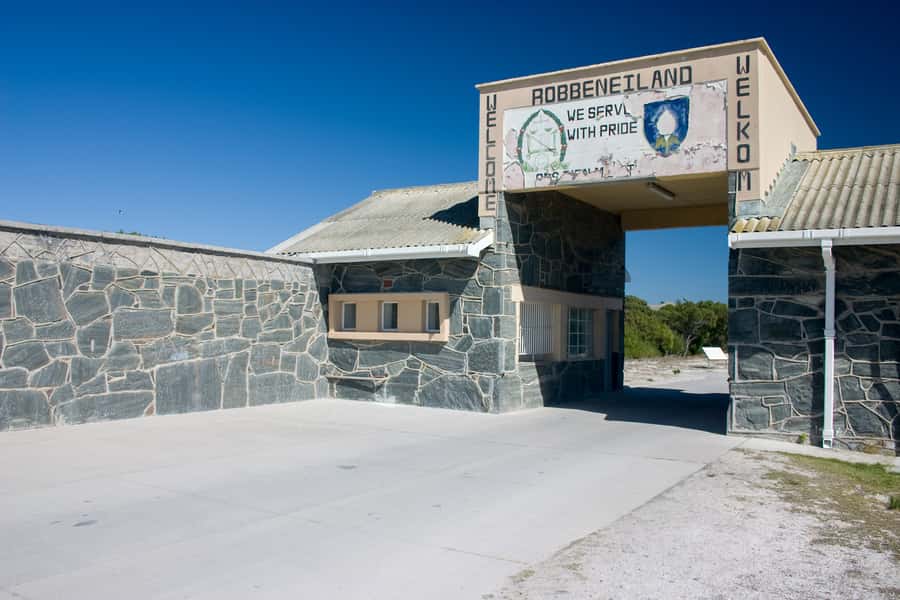 Cape Town: Robben Island Ferry Ticket and Townships Tour - A serious Cape Town day, told in neighborhoods and prison cells