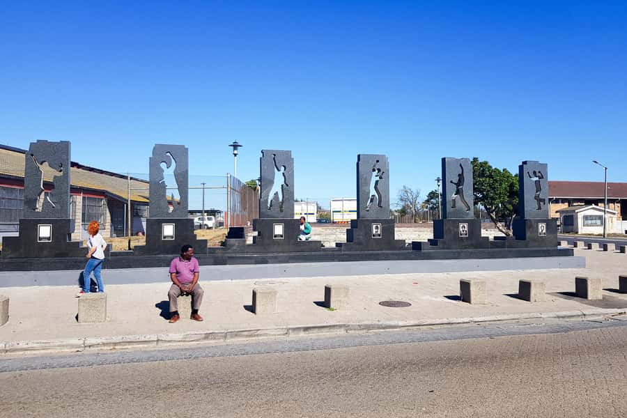 Cape Town: Robben Island Ferry Ticket and Townships Tour - Safety, comfort, and what to pack for a day that moves