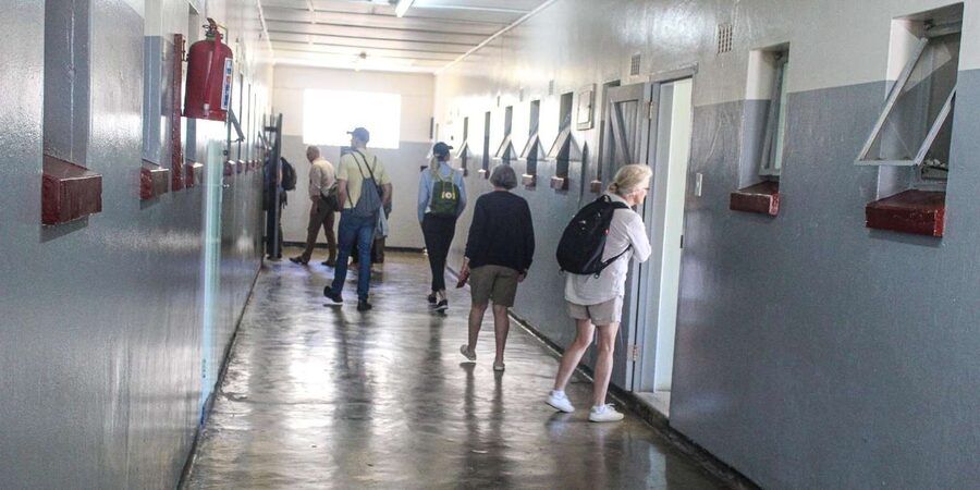 Cape Town: Robben Island ferry ticket plus Guided Tour - Should you book this Robben Island ferry ticket plus guided tour?