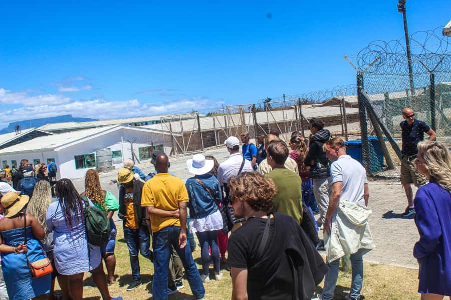 Cape Town: Robben Island ferry ticket plus Guided Tour - Who this tour suits best, and who should think twice