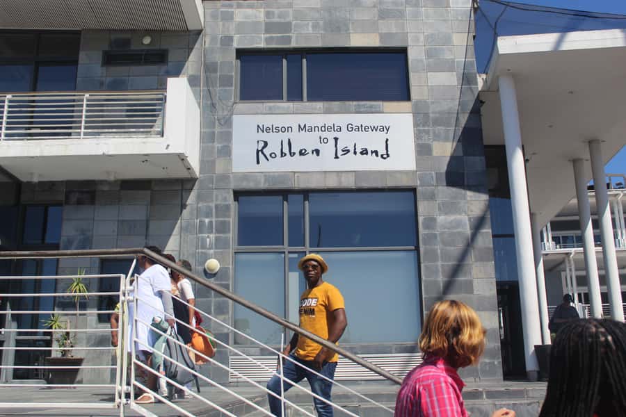 Cape Town: Robben Island ferry ticket with guided tour - The guide experience: ex-prisoner storytelling, in English