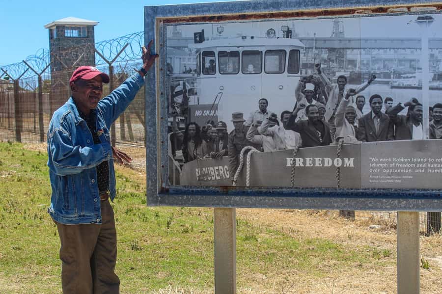 Cape Town: Robben Island Guided Tour ticket & guided tour - Mandela’s Prison Cell Visit: Standing Where History Happened