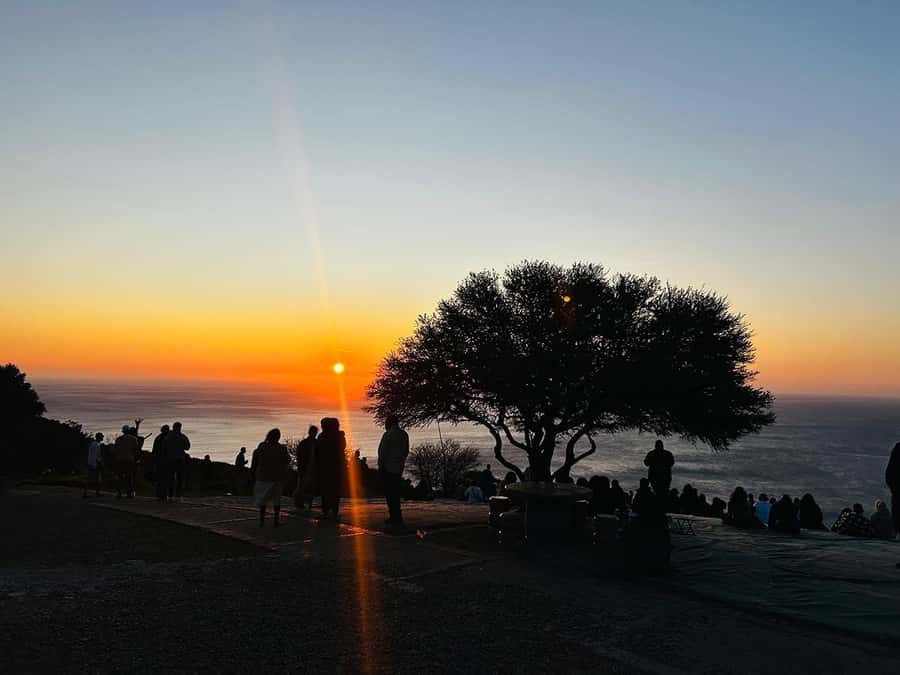 Cape Town: Sunset Bus Tour with Picnic on Signal Hill - The Coastal Ride Along the Atlantic Seaboard to Signal Hill