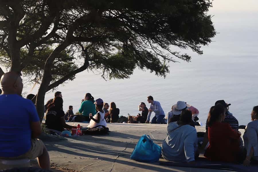 Cape Town: Sunset Bus Tour with Picnic on Signal Hill - Signal Hill Picnic Time and Sunset Over the Atlantic