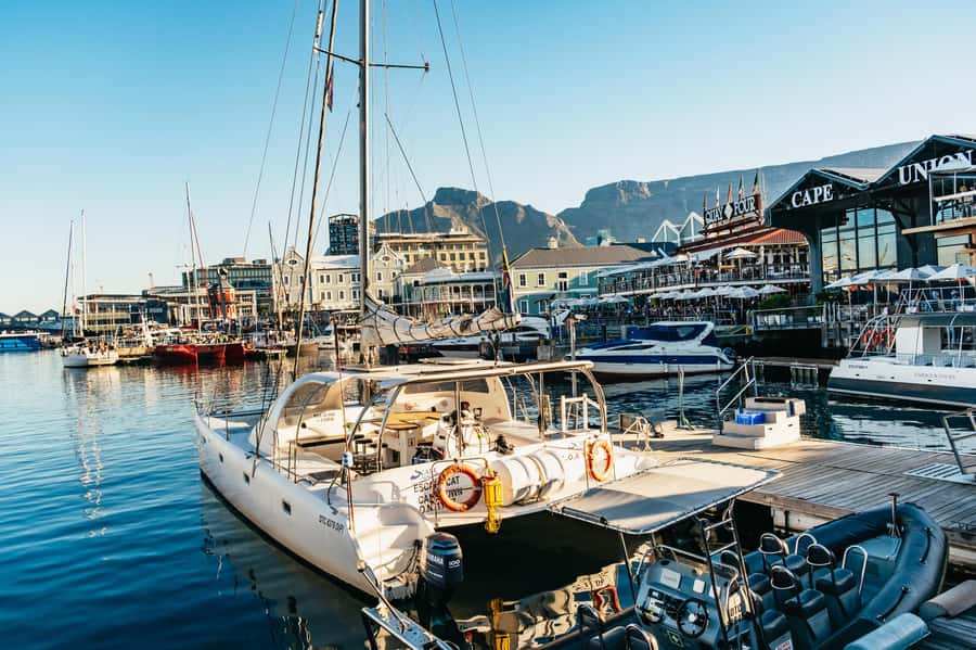 Cape Town: Sunset Catamaran Cruise on Table Bay with Bubbles - Crew vibe, music choices, and photo moments: what to expect on board