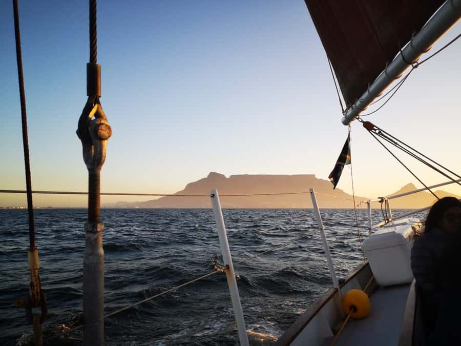 Cape Town: Sunset Cruise from V&A Waterfront with Bubbly - Why this sunset sail beats a standard waterfront stroll