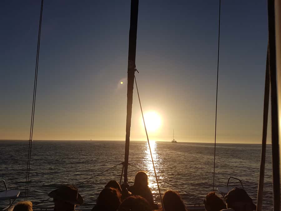 Cape Town: Sunset Cruise from V&A Waterfront with Bubbly - The bubbles: what is included, what costs extra, and what to expect if you do not drink