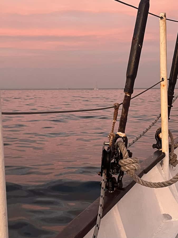 Cape Town: Sunset Cruise from V&A Waterfront with Bubbly - Price and value: why $38 makes sense for 90 minutes with real sailing