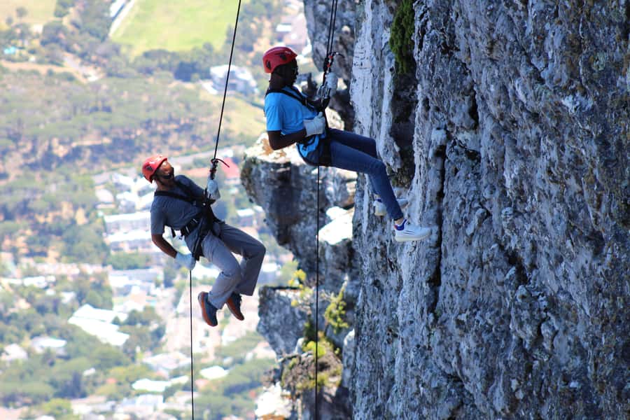 Cape Town: Table Mountain Abseiling Experience - Small group coaching: why the 8-person limit feels worth it