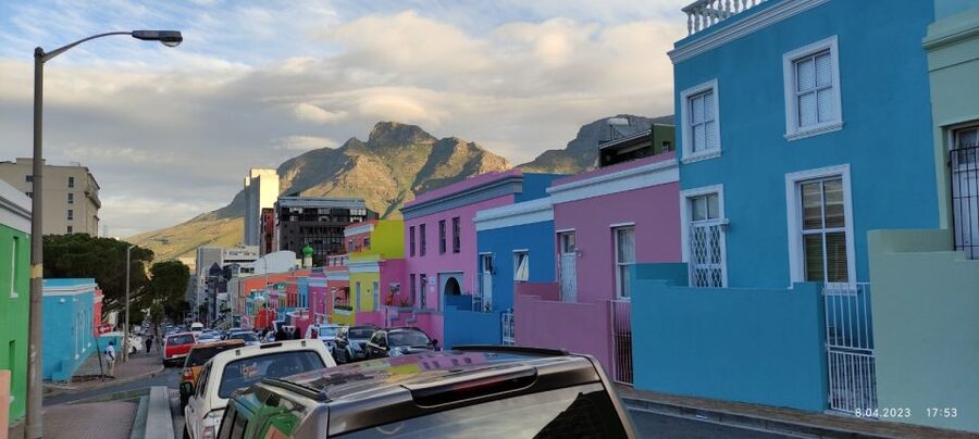 Cape Town: Table Mountain,Cape Point & Penguins Private Tour - Simon’s Town and Lunch Time: Give Yourself a Breather