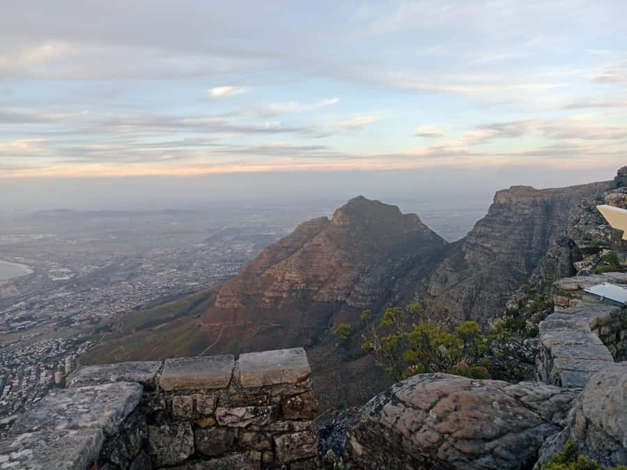 Cape Town: Table Mountain Half-Day Tour with Cable Car Ride - AFROGEM in 20 minutes: quick, not too heavy