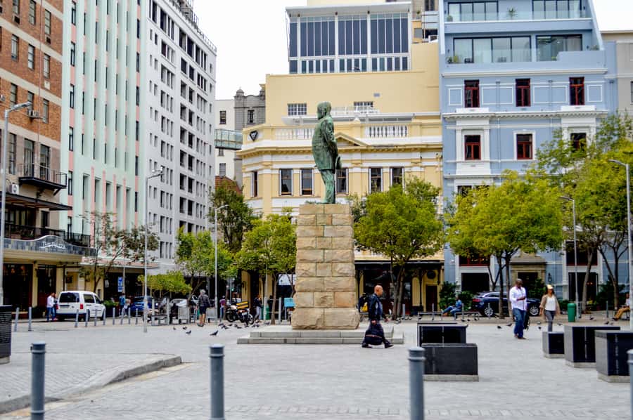 Cape Town Uncovered : Half-Day City Tour and Table Mountain - Signal Hill photo stop and the Atlantic coastline view