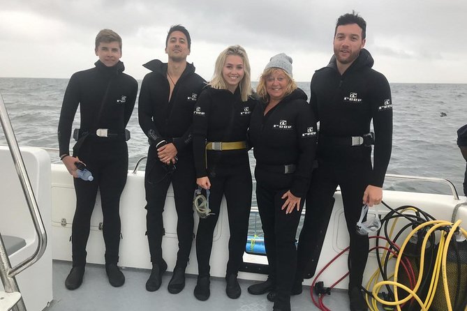 CapeTown: Shark Cage Diving Experience with Scuba - Meeting at Simon’s Town and the 3.5 hour rhythm