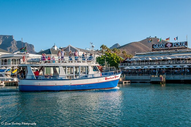 Cruise and Dine Lunch / Cape Town: Coastal Motor Cruise and 2-Course Lunch - Crew service can make or break it