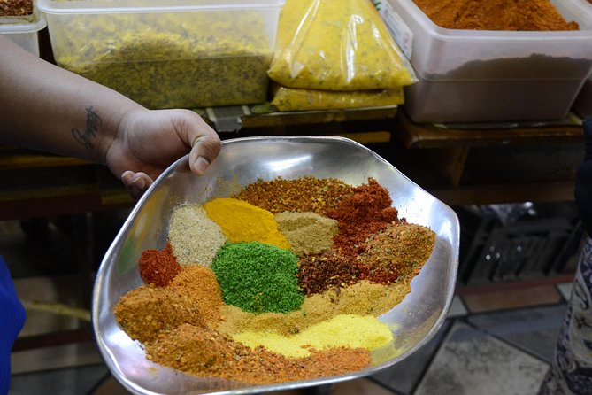 Culture Walking Tour of Durban - Morning market crawl: from history intro to Victoria Street Market shopping