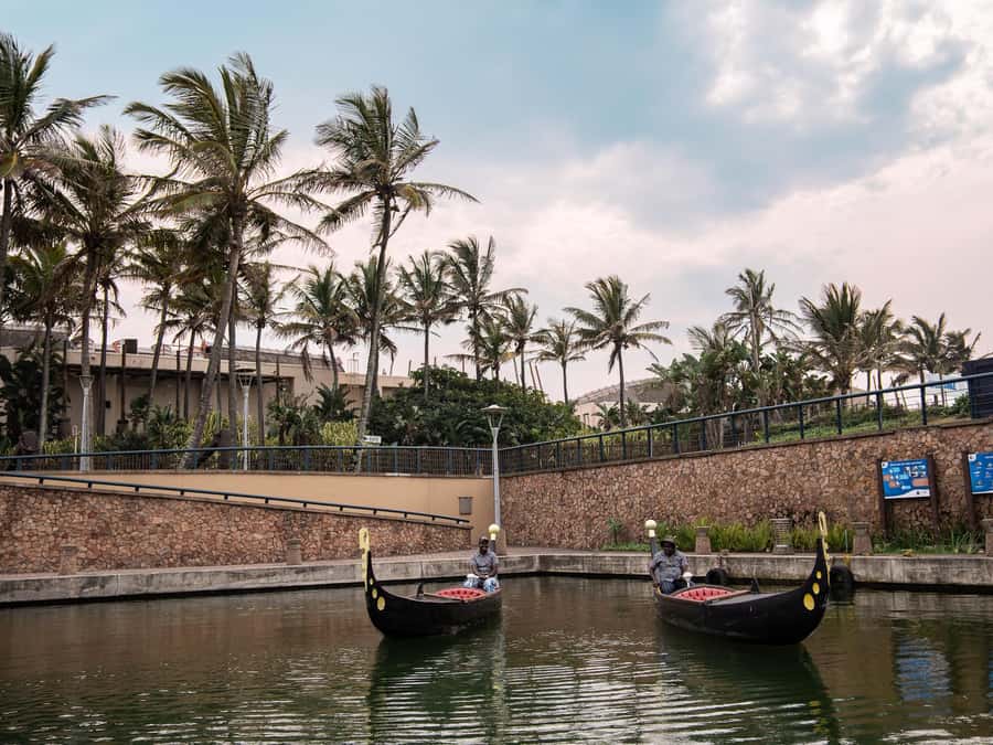 Durban: Gondola Ride - Day vs. night on the Point Waterfront Canal: comfort and mood