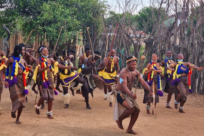 Evening Cultural Festival with African Cuisine Dinner. - A 4:30 pm cultural village evening in Hazyview