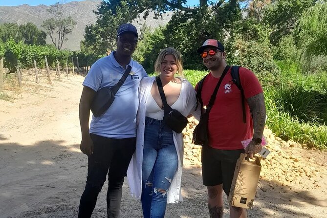 Explore the Cape Winelands with Lwafika Tours and Transfers - How the Free Time, Photos, and Shopping Fit Together