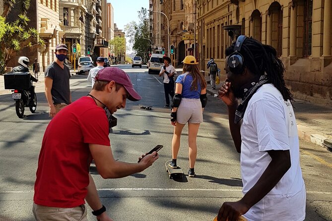 Exploring Johannesburg through Skateboarding - incl. skate lesson for beginners! - Meeting at Curiocity Backpackers and What Happens First