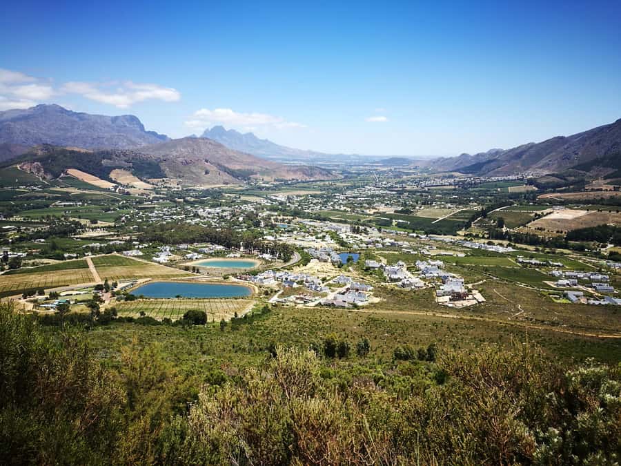 Franschhoek E-Bike & Wine Tour - Guides and group feel: English, live narration, and names to look for