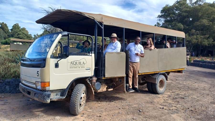 From Cape Town: Aquila Game Reserve Sunset Game Drive - Food and drinks: included snacks first, then resort breaks