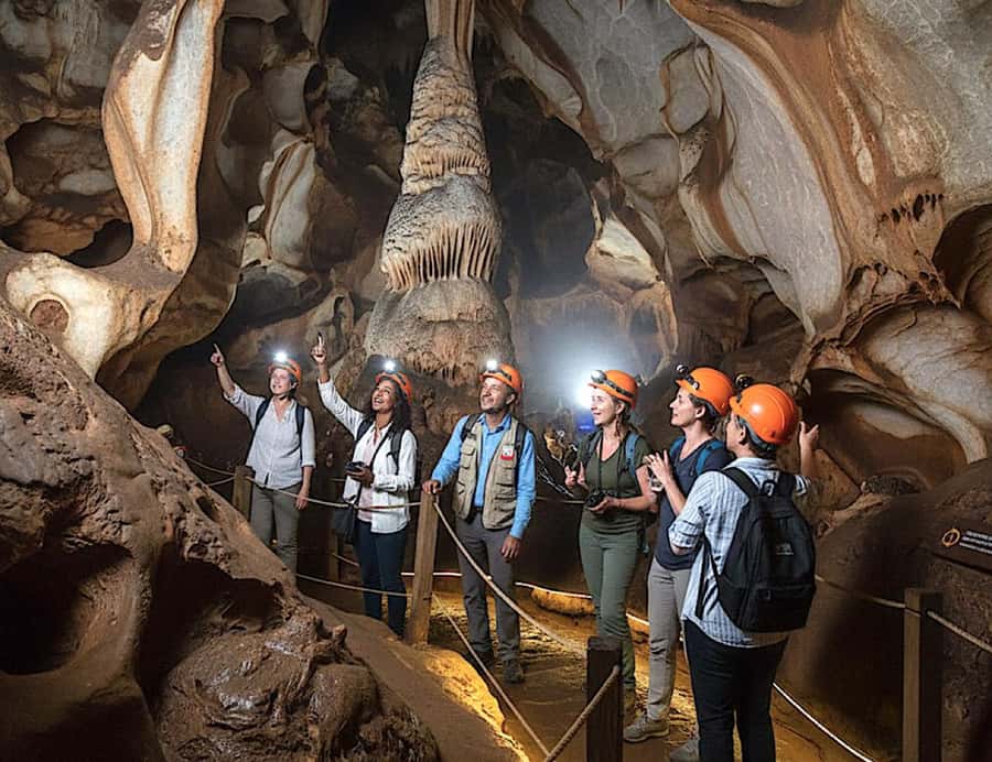 From Johannesburg: Cradle of Humankind and Lion Safari - Sterkfontein Caves guided tour, what to expect underground