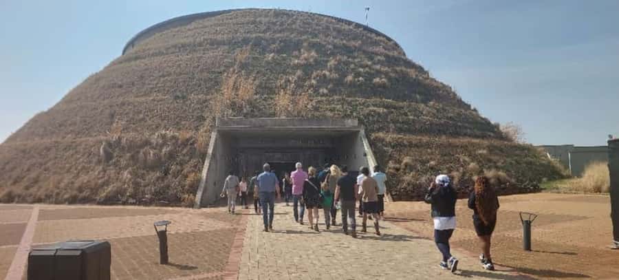 From Johannesburg: Cradle of Humankind Private Half-Day Tour - Fossils and caves near Johannesburg, without the long day