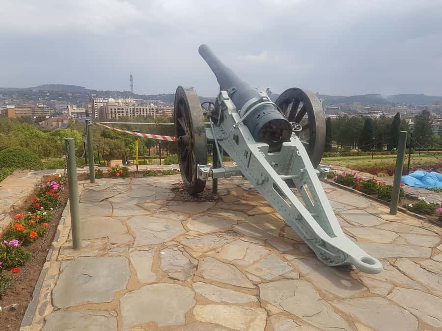 From Johannesburg: Pretoria Half Day Tour - The Tour Guides: English Delivery That Makes History Click