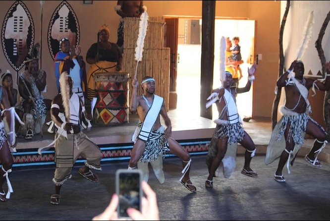 Full-Day Cradle of Human Kind and caves private - A private, round-trip day to the Cradle of Human Kind from Johannesburg