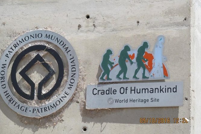 Full-Day Cradle of Human Kind and caves private - Maropeng Visitor Centre: one hour of guided exhibits that explain life on Earth