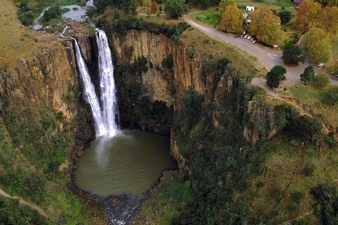 Full Day-Drakensberg-MandelaCaptureSite-HowickFalls-MidlandsMeander from Durban - Who this tour suits best