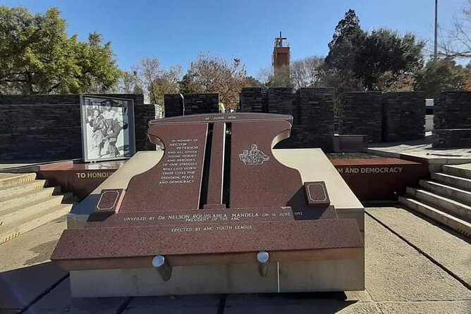 Half-Day Guided Tour of Johannesburg and Soweto Township - Stop 1: Mandela House, your “why this matters” starting point