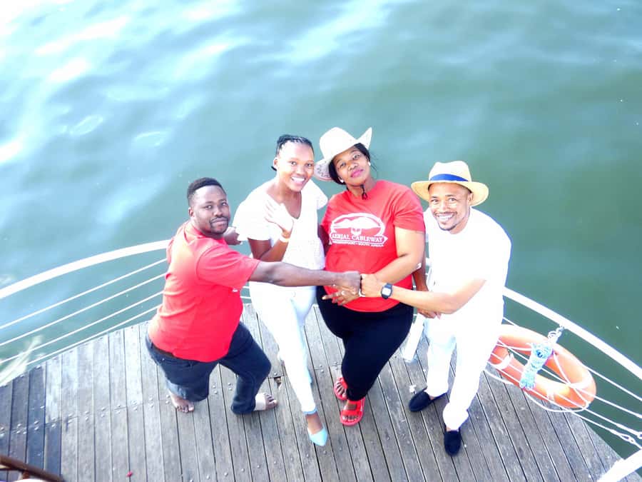 Hartbeespoort Dam: 1 Hour Cruise & Sunday Buffet Lunch - Lunch at Zanzibar Beach Cafe: Eat All You Can, No Fuss
